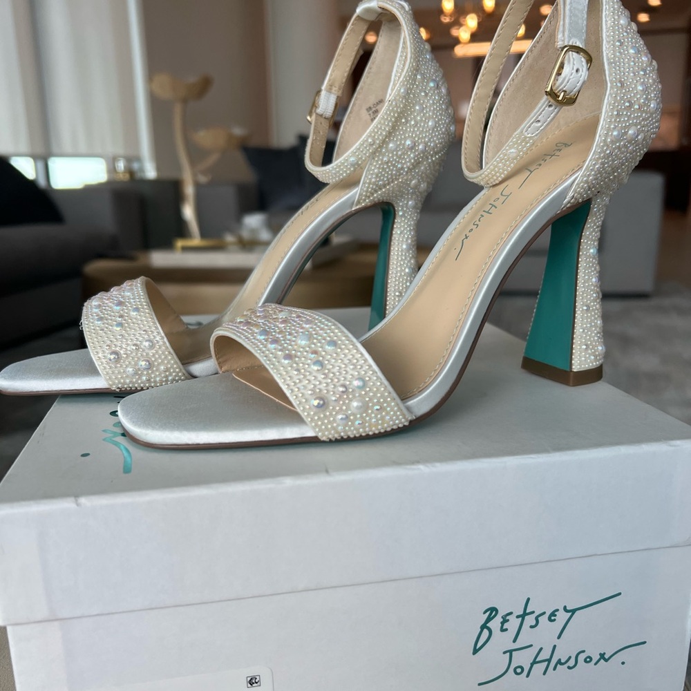 Betsey Johnson Pearl-Embellished Heels
Never worn/ size 7.5 - Picture 2 of 4